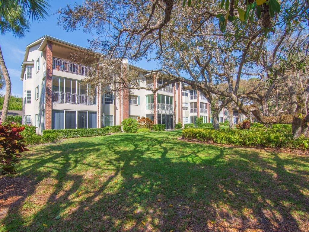 109 Park Shores Circle - Photo 1