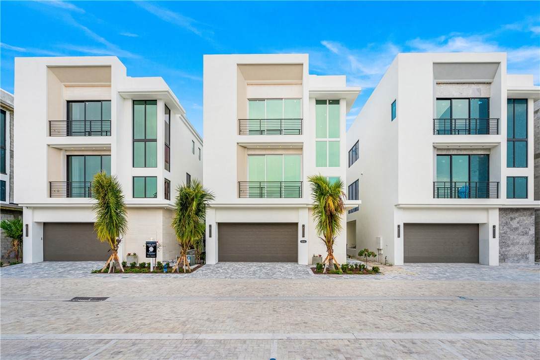 4200 Diamond Shores Way - Photo 1