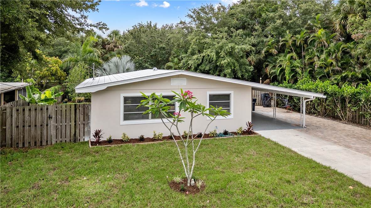 709 Bryant Avenue - Photo 1