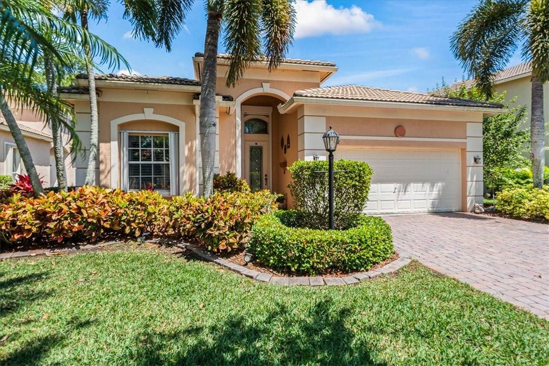 5722 Sterling Lake Drive - Photo 1