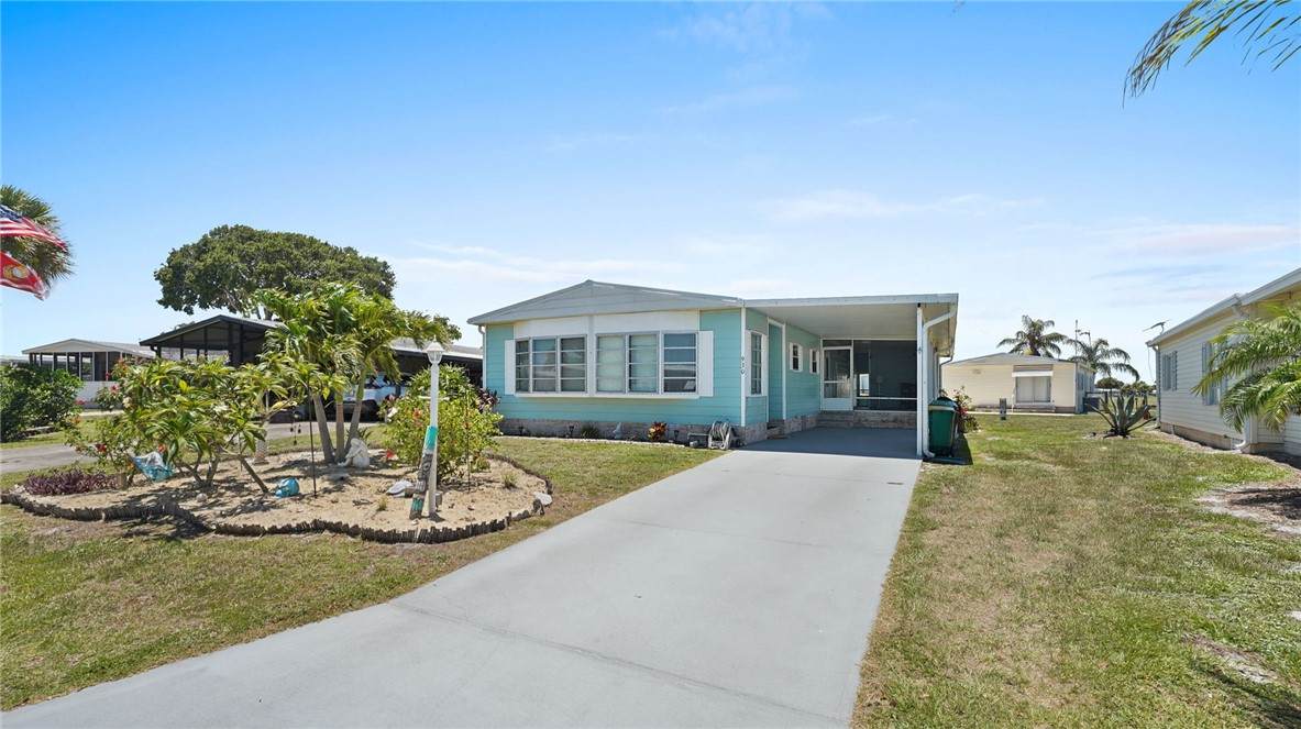 930 Periwinkle Circle - Photo 1