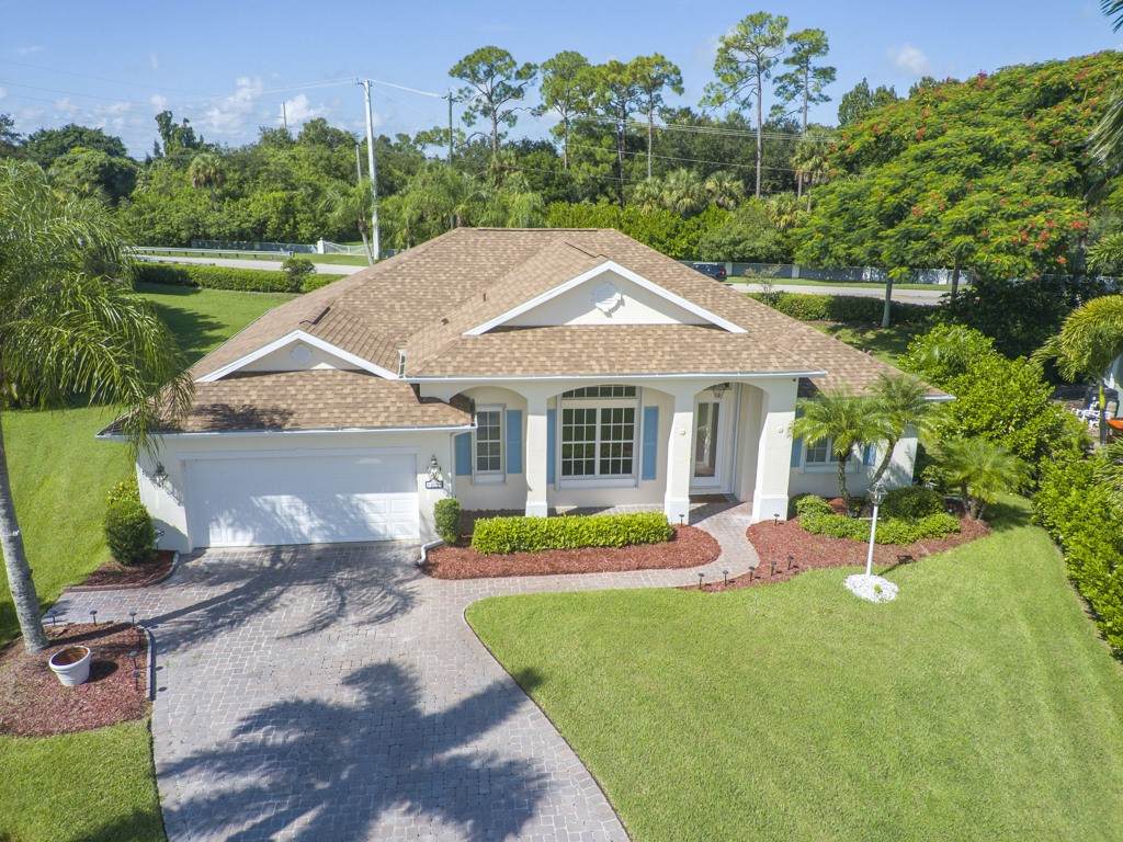 305 Bourdeaux Drive - Photo 1