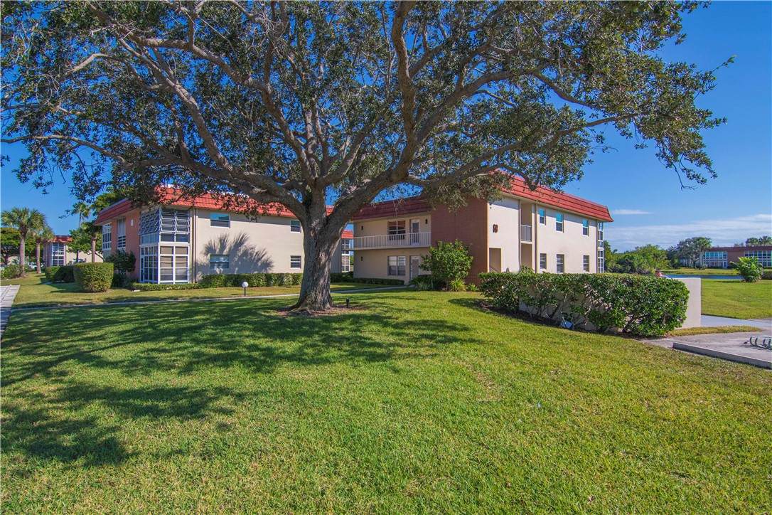 68 Royal Oak Court - Photo 1
