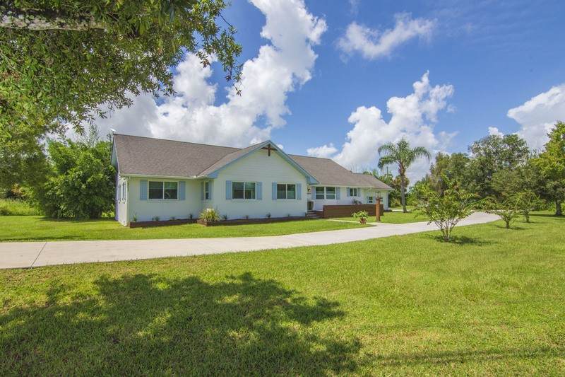 https://bt-photos.global.ssl.fastly.net/indianriver/orig_boomver_1_294202-2.jpg