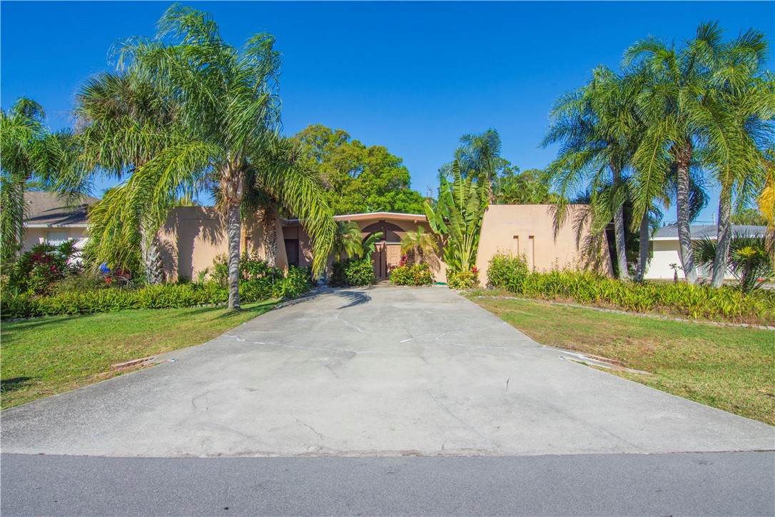 422 Del Monte Road - Photo 1