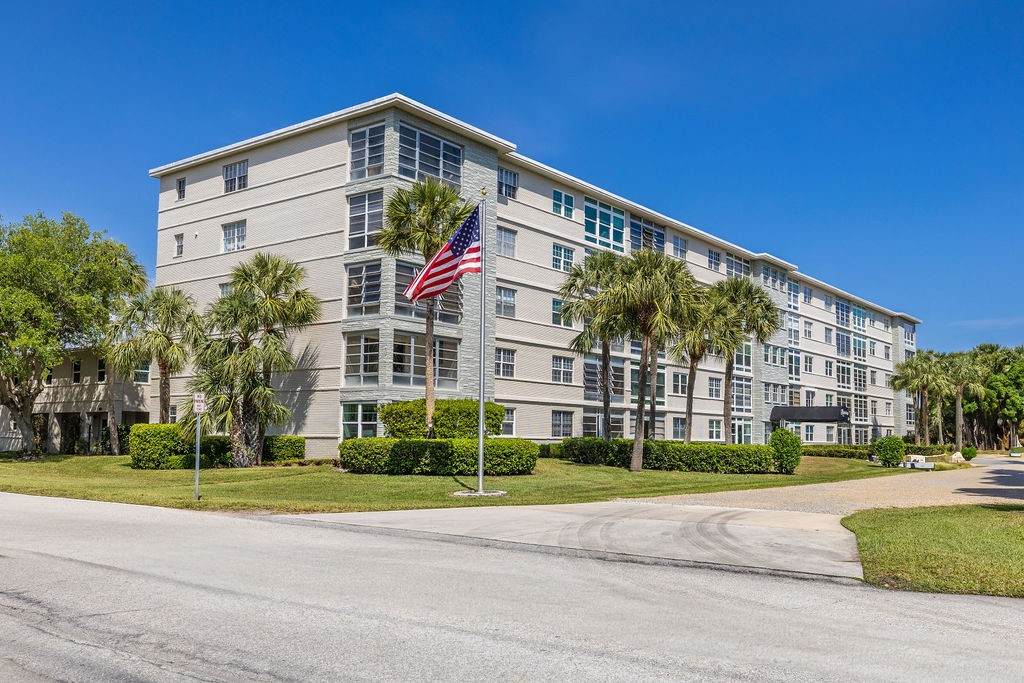https://bt-photos.global.ssl.fastly.net/indianriver/orig_boomver_1_294669-2.jpg