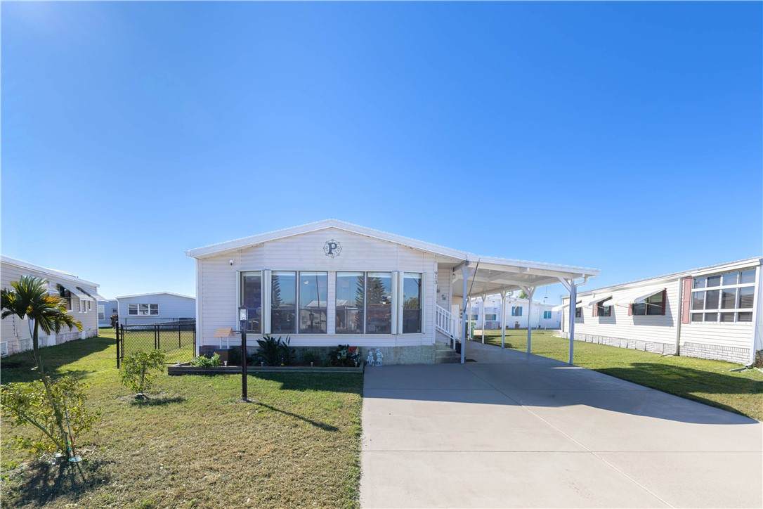 913 Red Bud Road - Photo 1