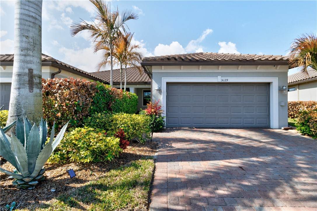 5129 Unity Square - Photo 1