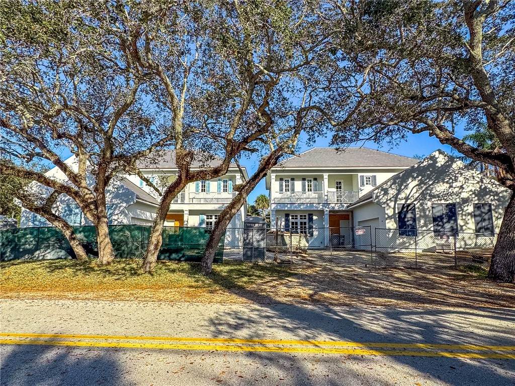 1630 Club Drive - Photo 1