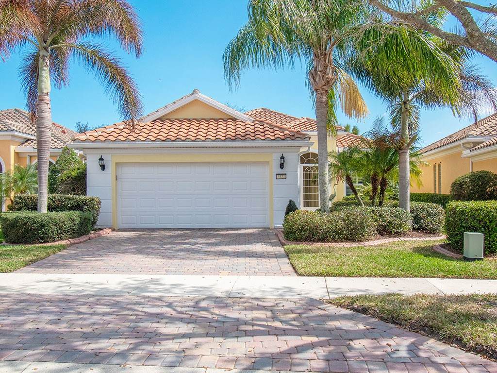 5122 Formosa Circle - Photo 1