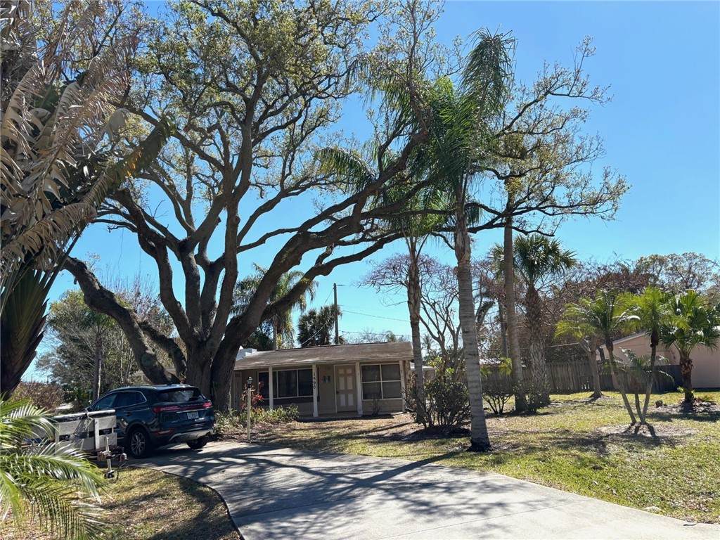 1590 5th Avenue - Photo 1
