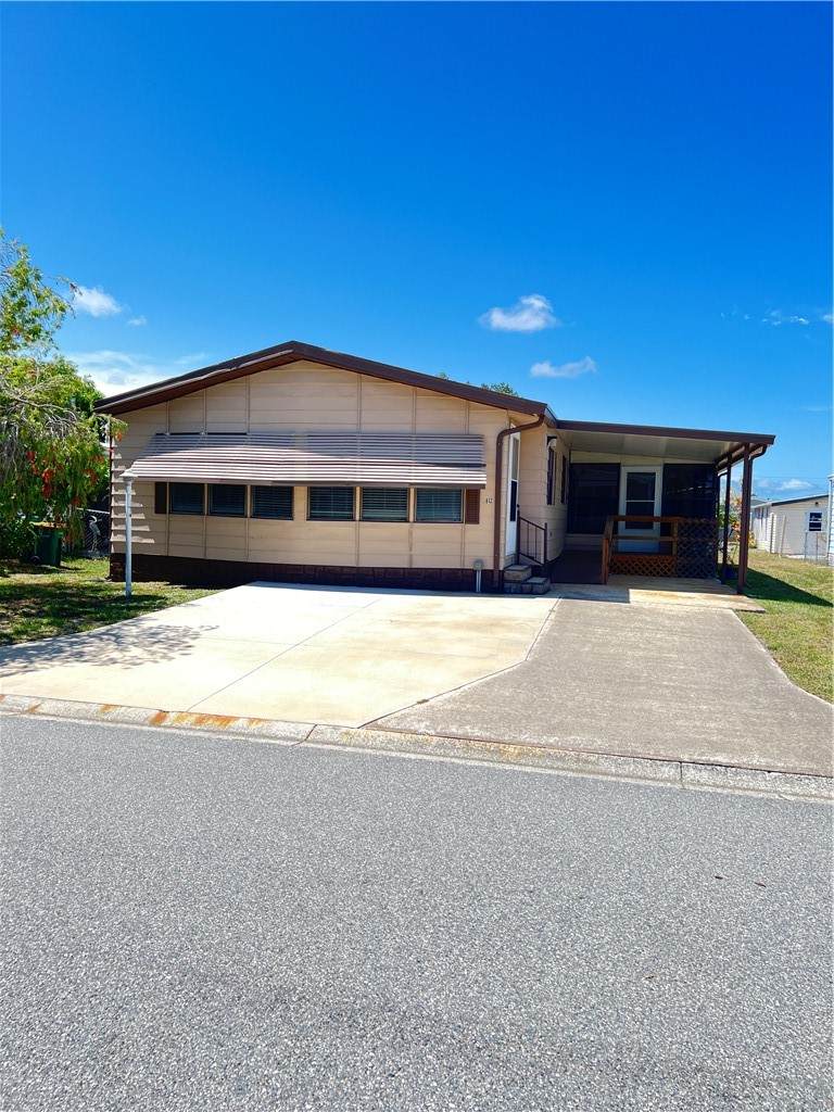 812 Oleander Circle - Photo 1
