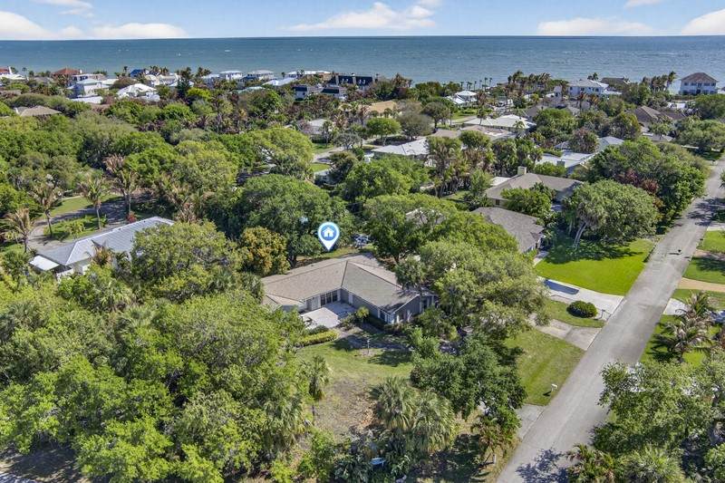 1926 Surfside Terrace - Photo 1