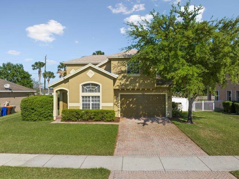 9911 Verona Circle - Photo 1