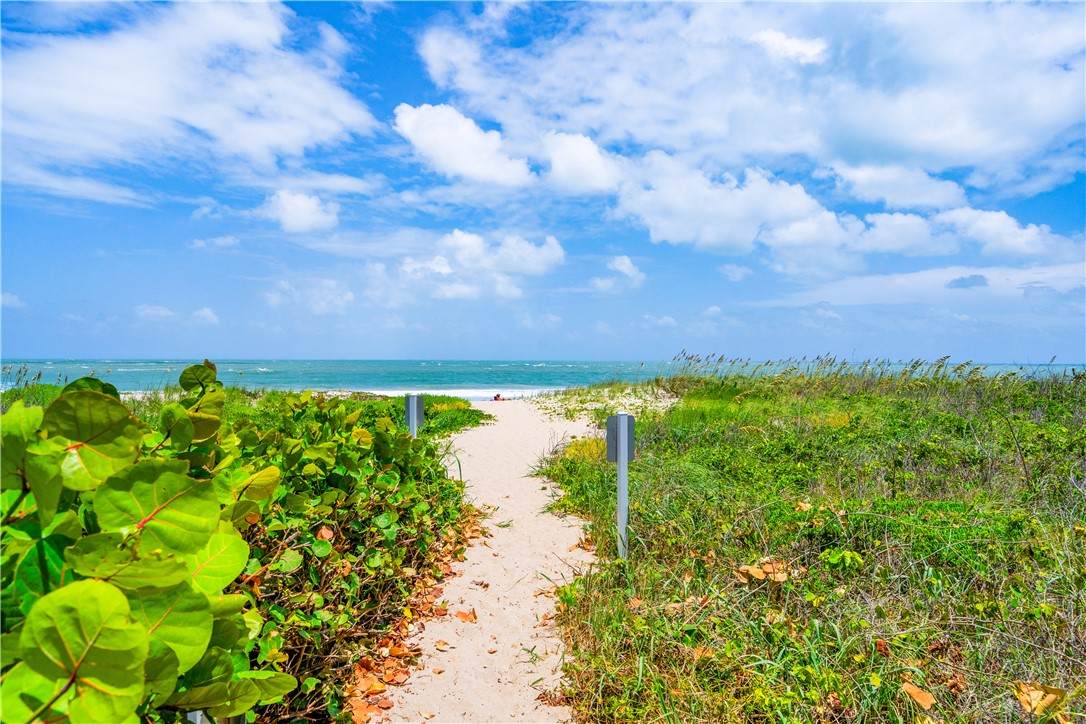 https://bt-photos.global.ssl.fastly.net/indianriver/orig_boomver_2_296191-2.jpg