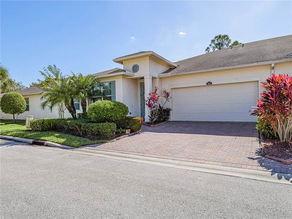 7473 White Oak Lane - Photo 1
