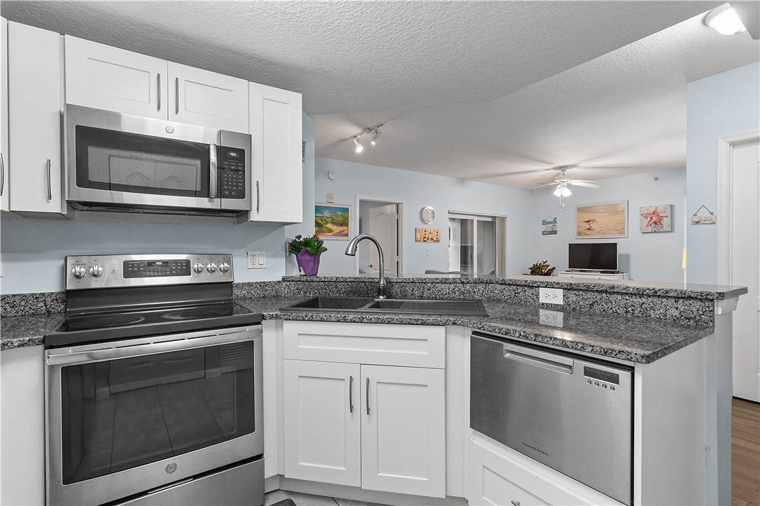 5095 Fairways Circle - Photo 1
