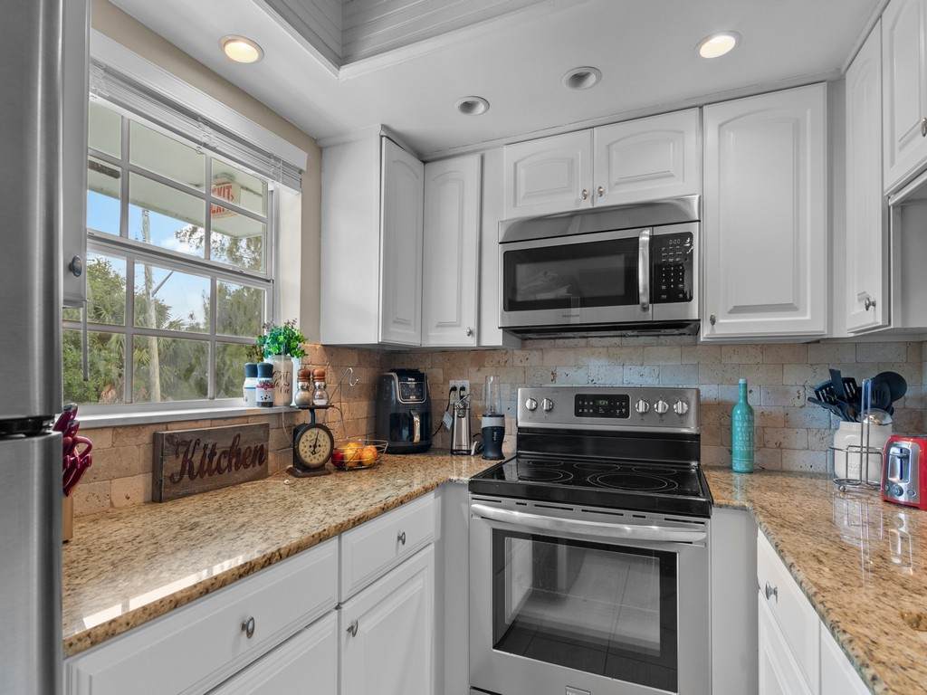 1901 Indian River Boulevard - Photo 1