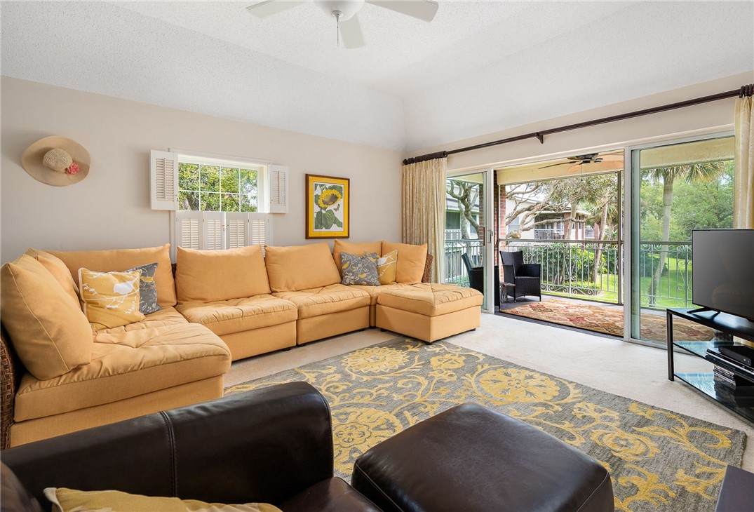 101 Park Shores Circle - Photo 1