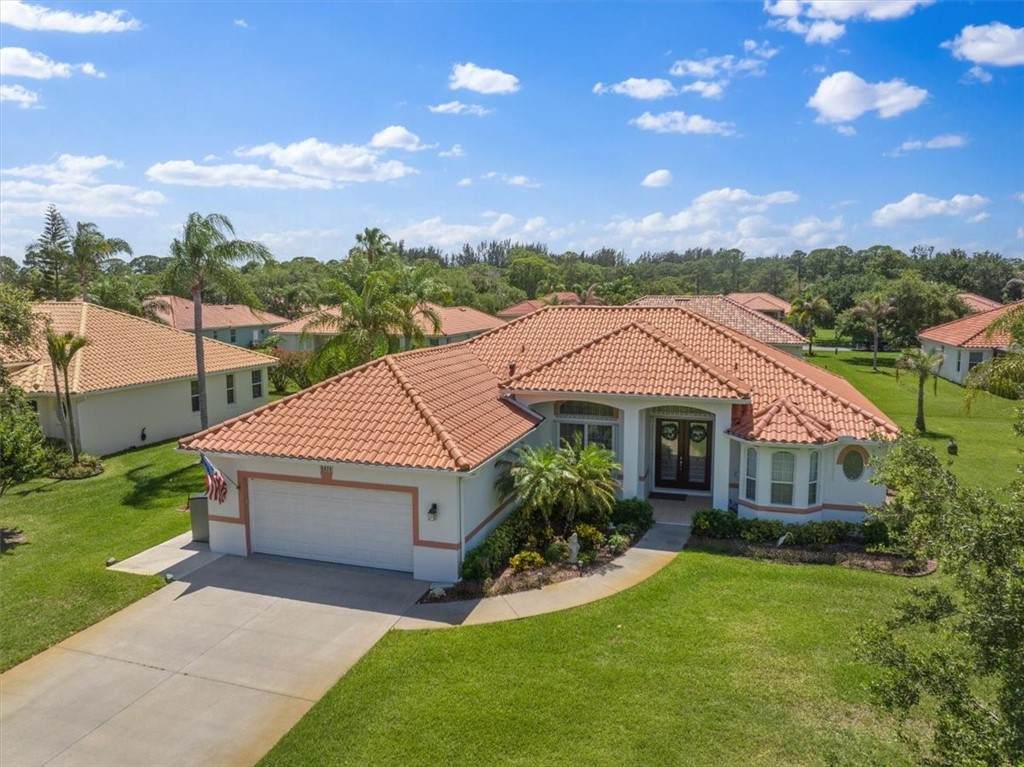 5828 Pine Ridge Circle - Photo 1