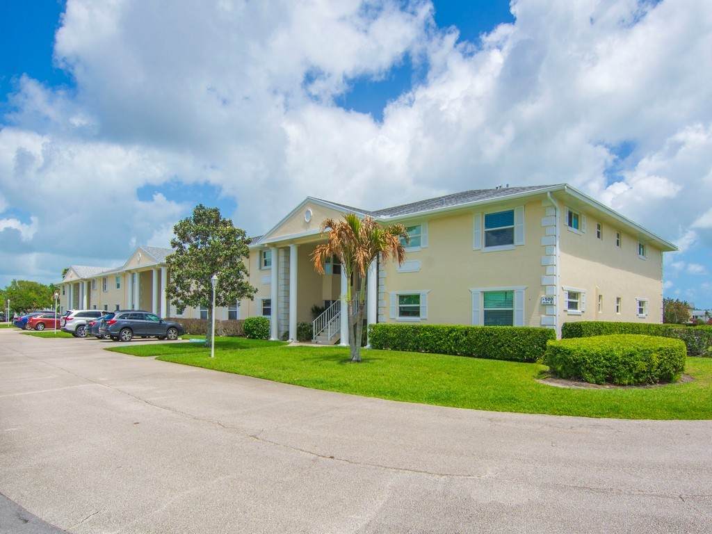 500 Grove Isle Circle - Photo 1