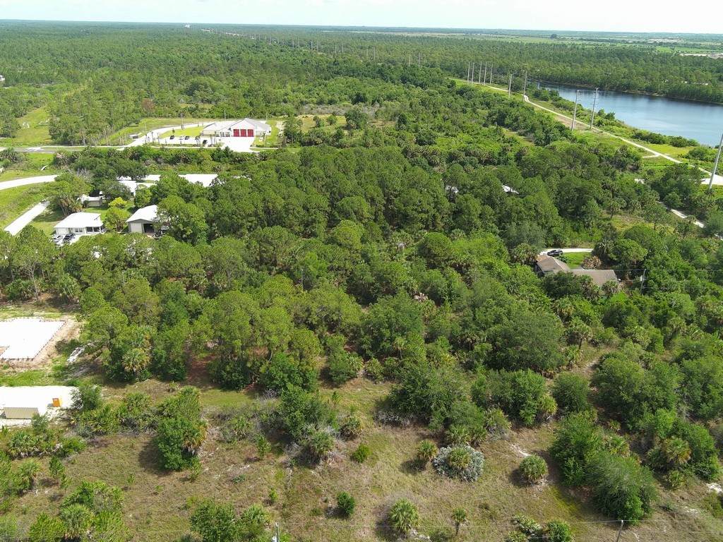 https://bt-photos.global.ssl.fastly.net/indianriver/orig_boomver_1_297781-2.jpg