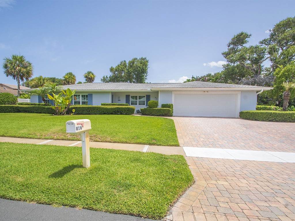 816 Acacia Road - Photo 1