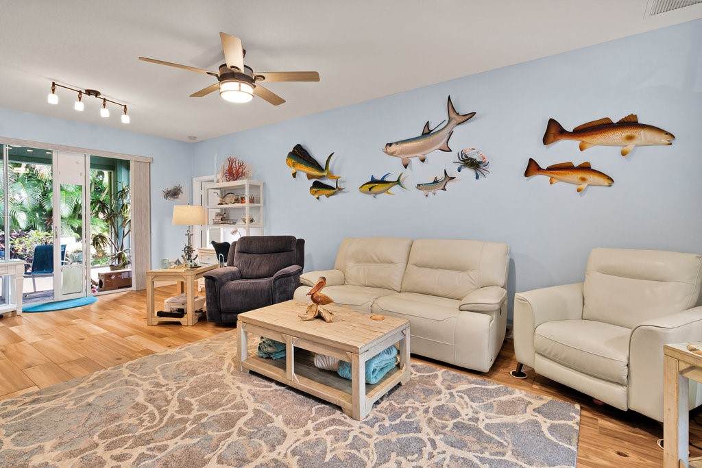 https://bt-photos.global.ssl.fastly.net/indianriver/orig_boomver_1_299194-2.jpg