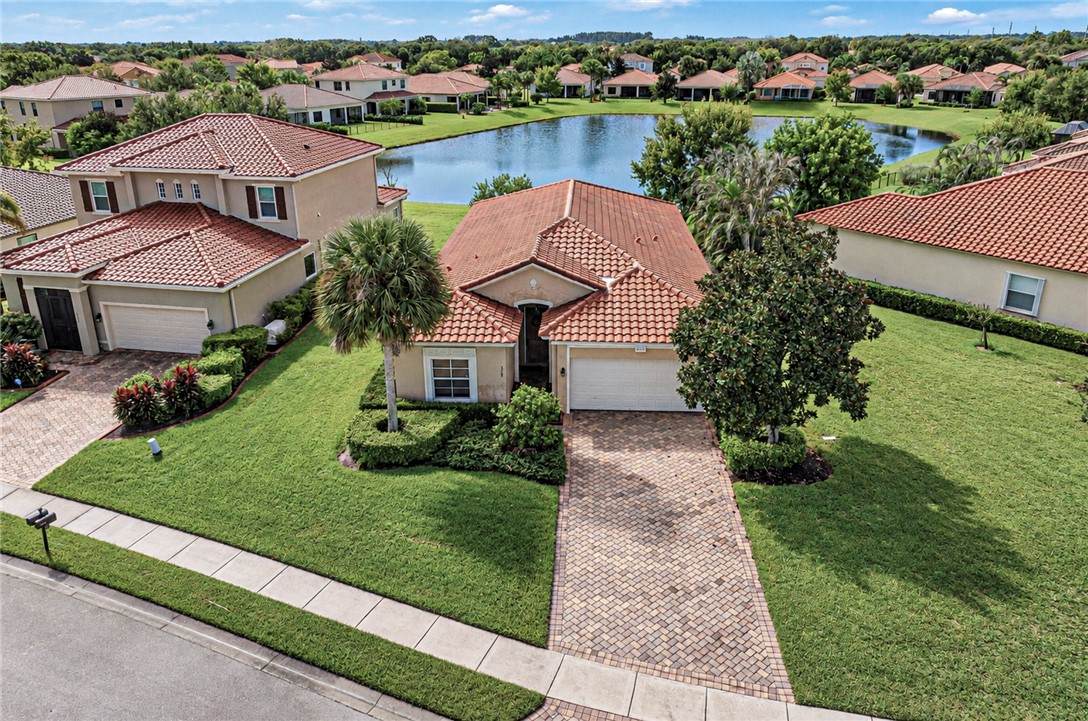 5560 57th Way - Photo 1