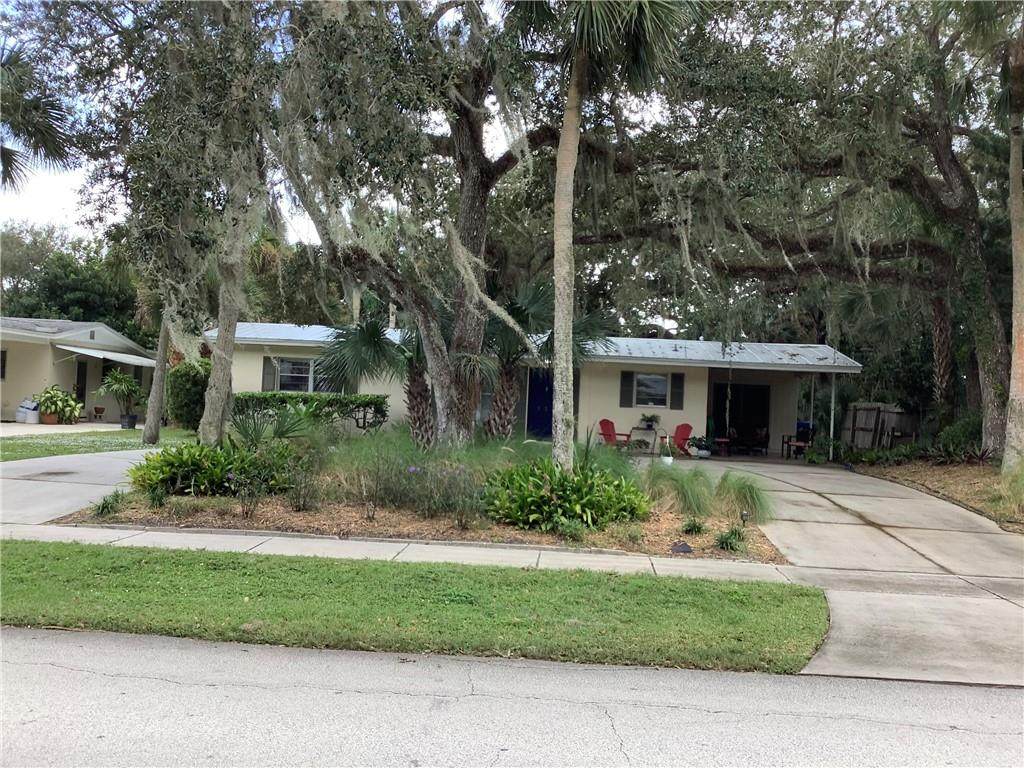 520 Dahlia Lane - Photo 1