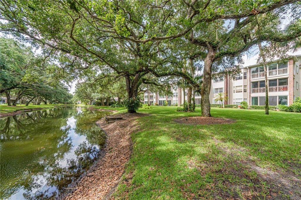 109 Park Shores Circle - Photo 1