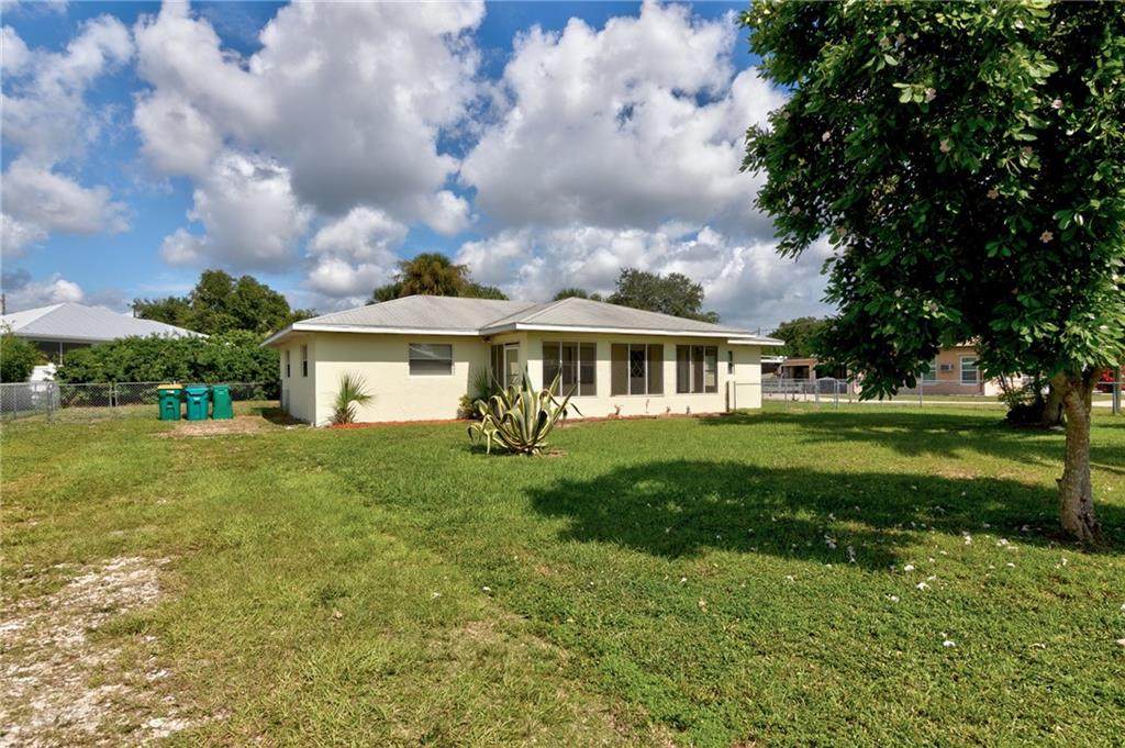 9900 Holly Street - Photo 1