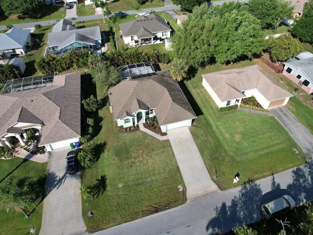 455 Quarry Lane - Photo 1