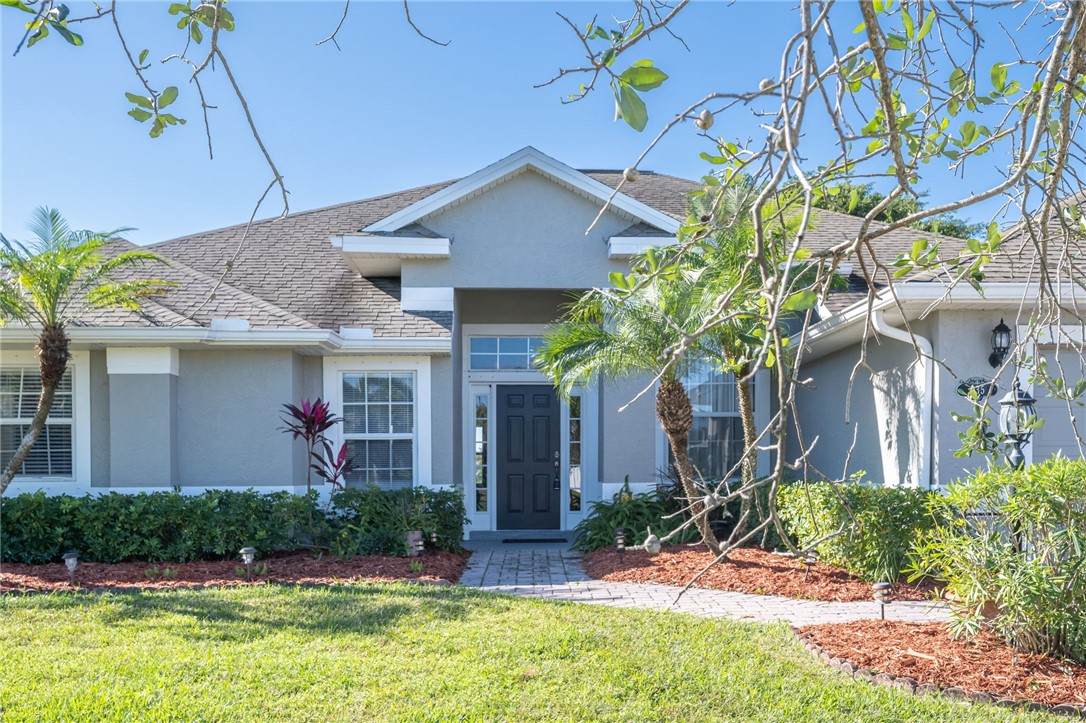 935 Southlakes Way - Photo 1