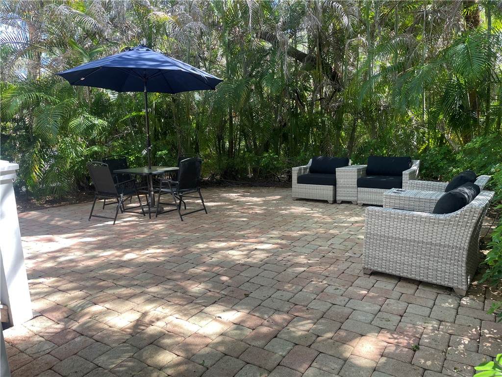 1300 Ivy Court - Photo 1