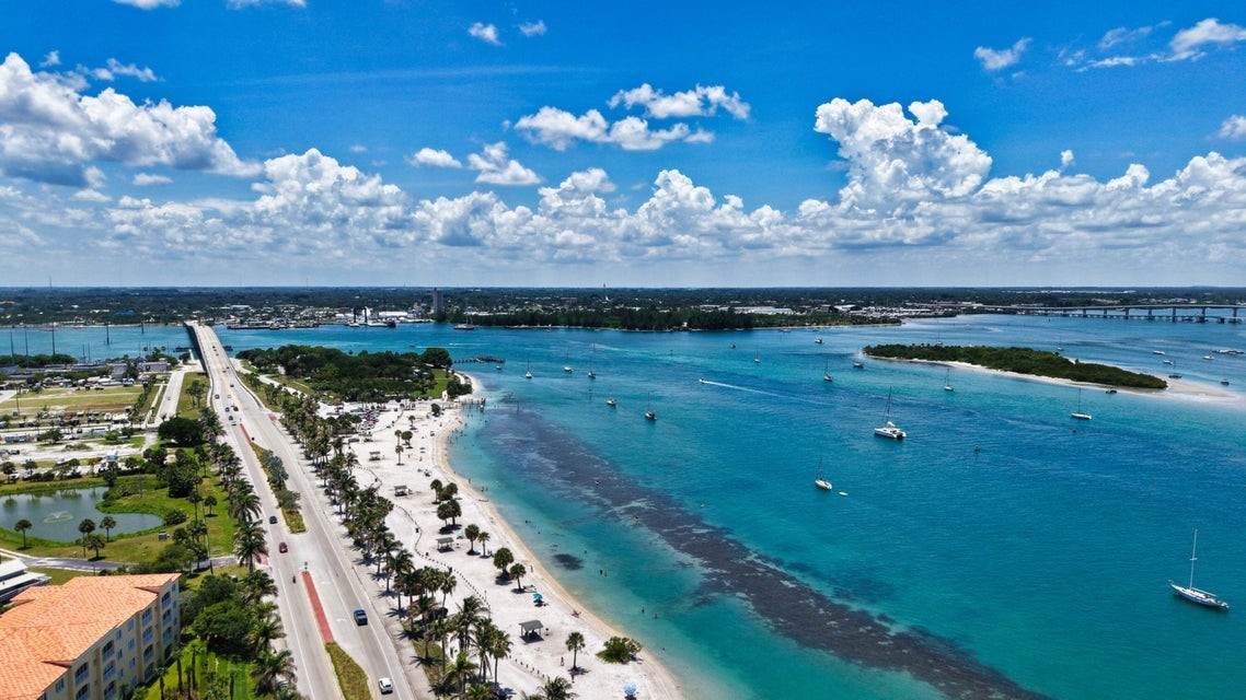 https://bt-photos.global.ssl.fastly.net/indianriver/orig_boomver_2_292357-2.jpg