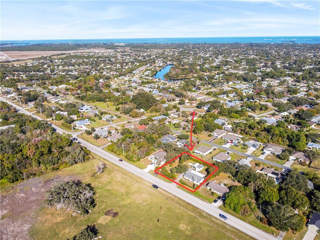 637 Roseland Road - Photo 1