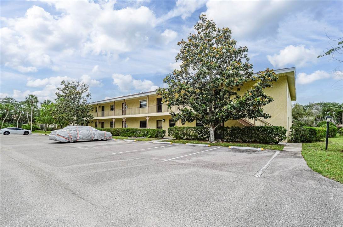 400 18th Street - Photo 1
