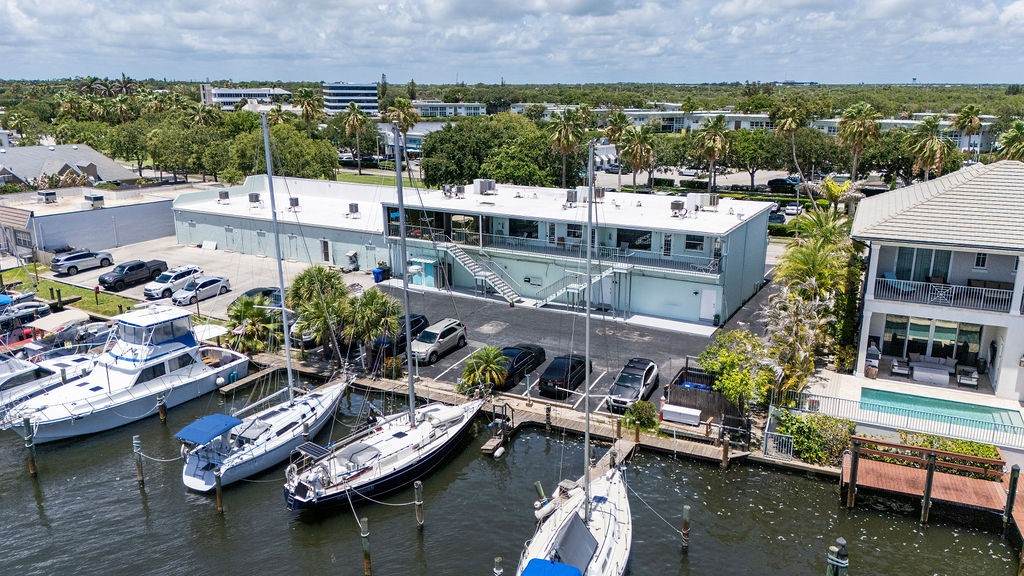 23 Royal Palm Point - Photo 1