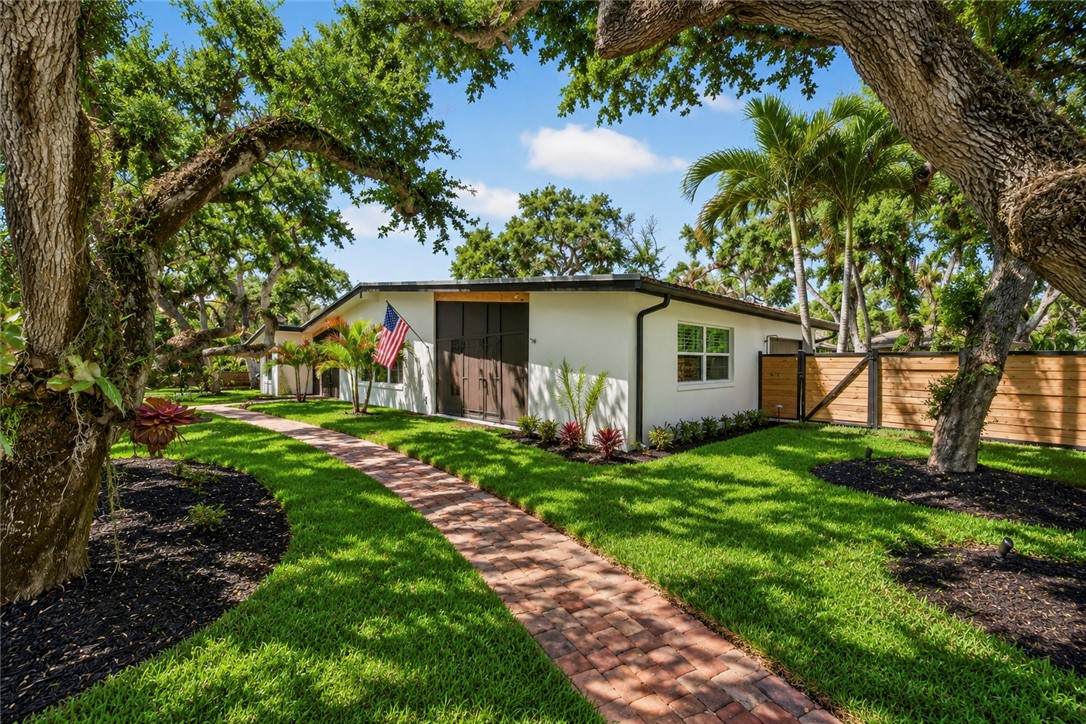 3915 Mockingbird Drive - Photo 1