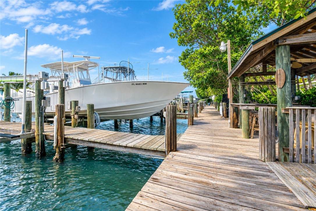 https://bt-photos.global.ssl.fastly.net/indianriver/orig_boomver_2_299621-2.jpg