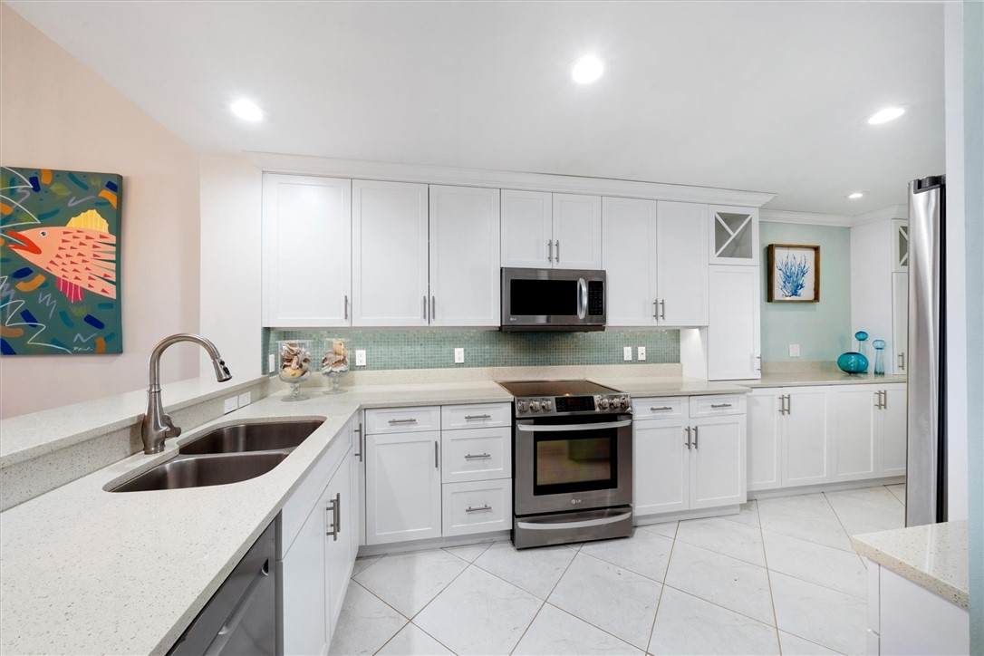 8880 Sea Oaks Way - Photo 1