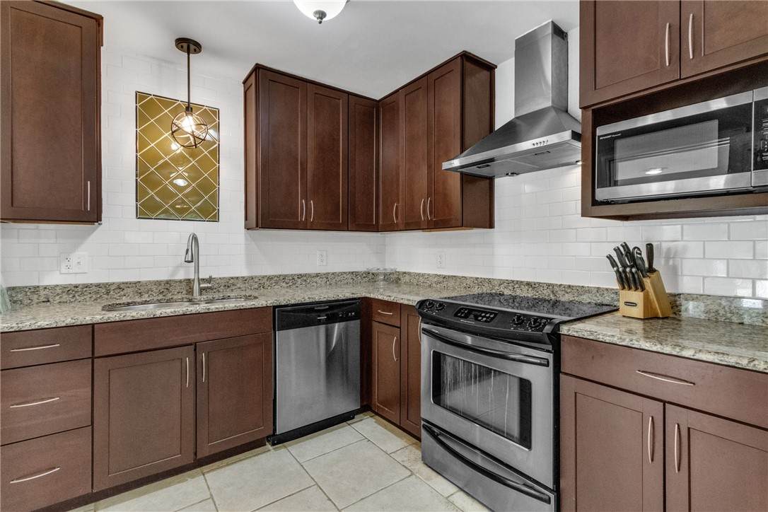 2367 Seville Avenue - Photo 1