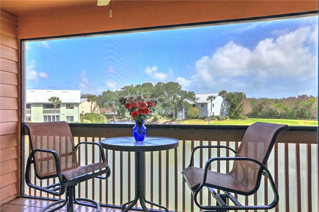 5720 Pelican Pointe Drive - Photo 1