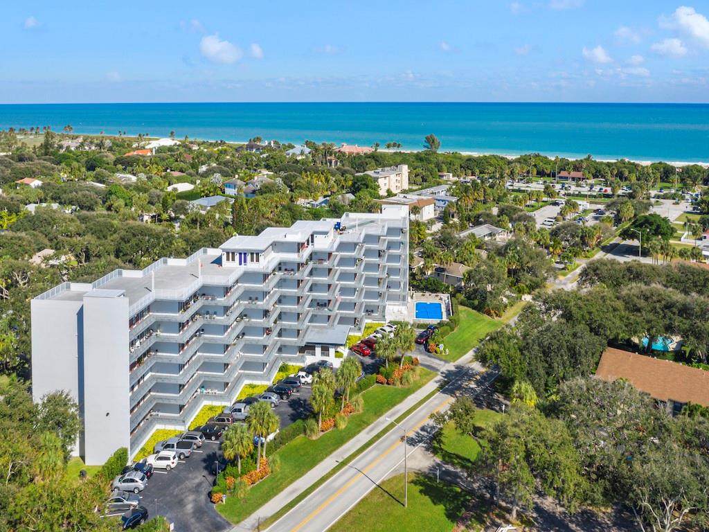 935 Causeway Boulevard - Photo 1