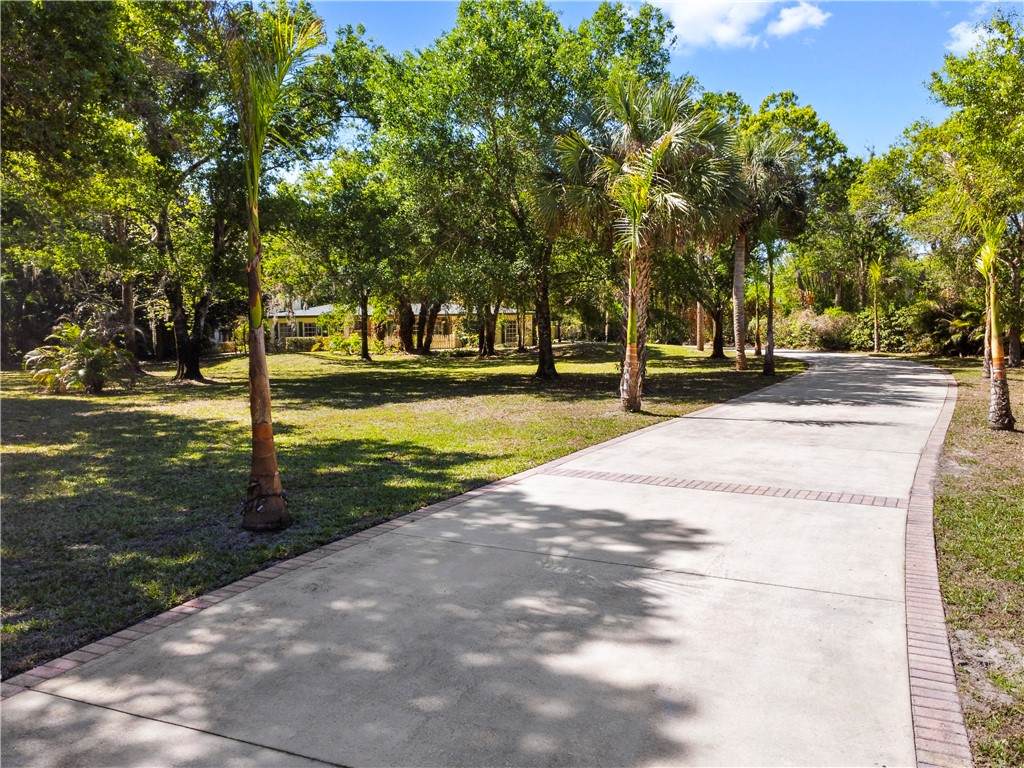 https://bt-photos.global.ssl.fastly.net/indianriver/orig_boomver_4_295885-2.jpg