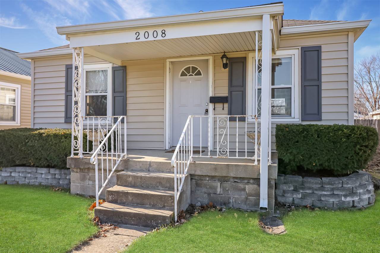 2008 Auburn Street - Photo 1