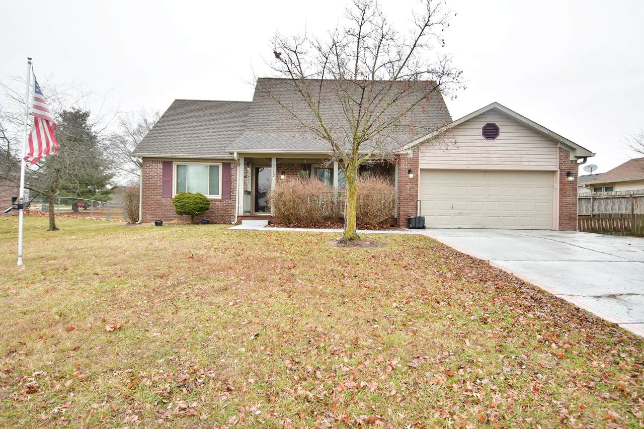 572 Clearwater Boulevard - Photo 1