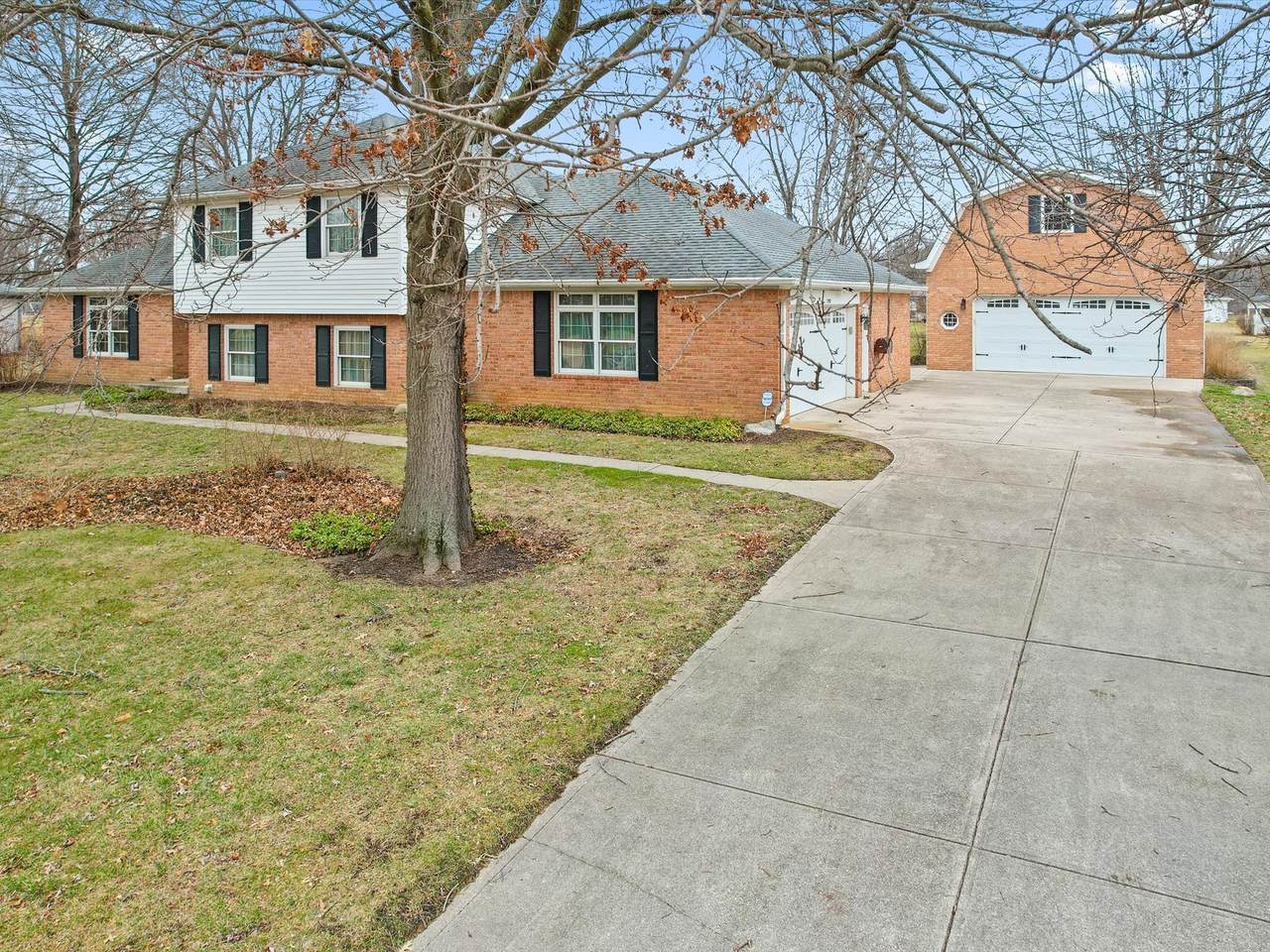 7595 Sheila Drive - Photo 1