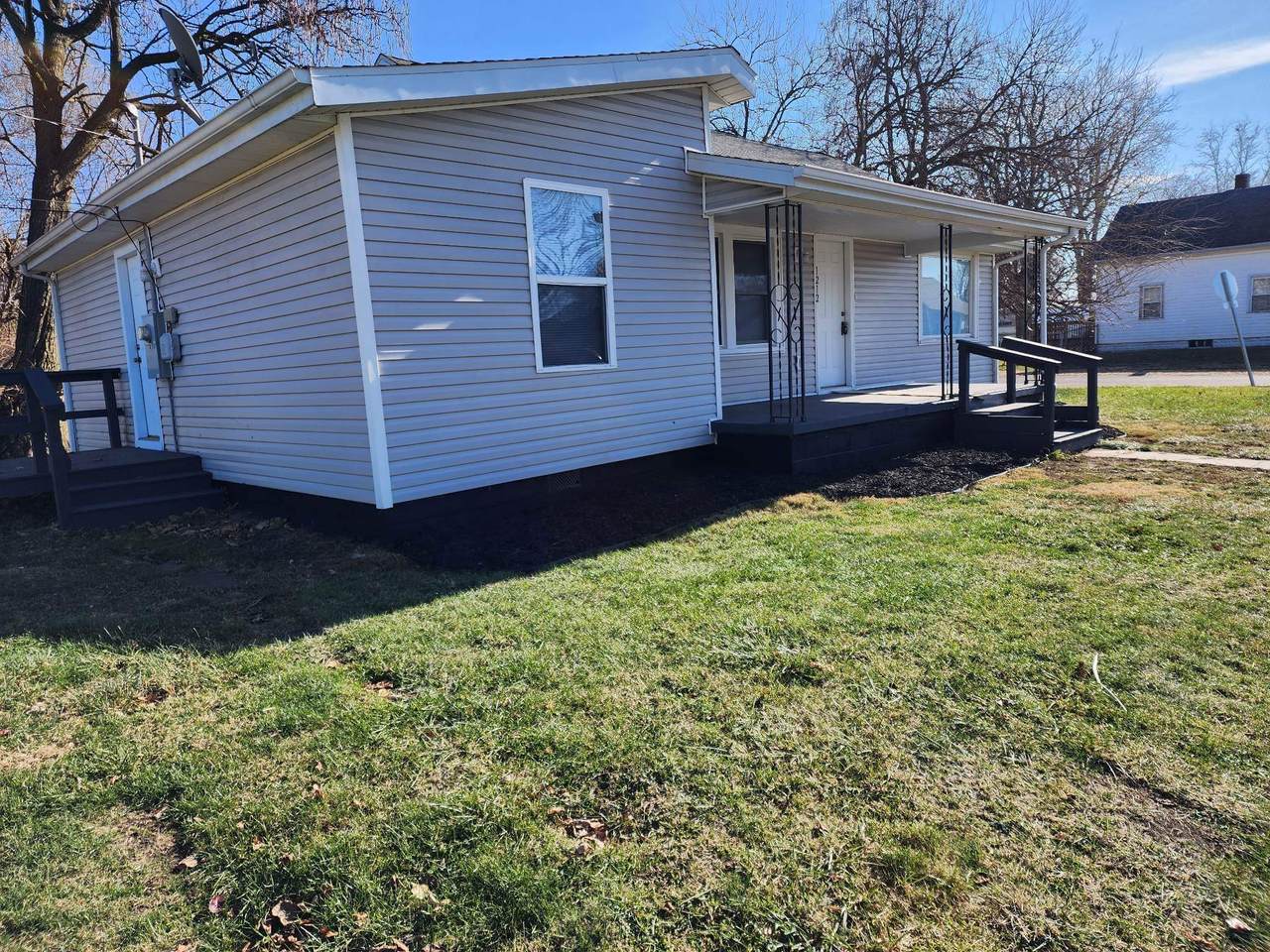 1212 Blaine Street - Photo 1
